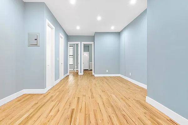 Rented by Compass | media 2