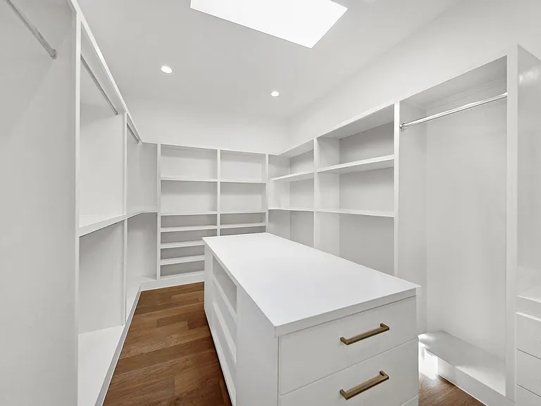 1800 Bay Hill Dr — Photo 21