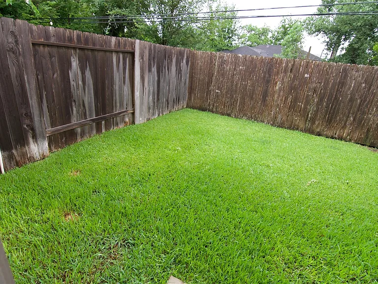 10957 Cannes Memorial Dr — Photo 25