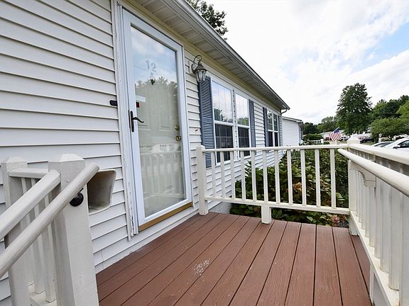 3rd image of 12 Trailwood Dr