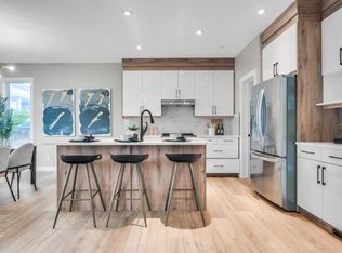 198 Panamount Vlg NW, Calgary, AB T3K6K1