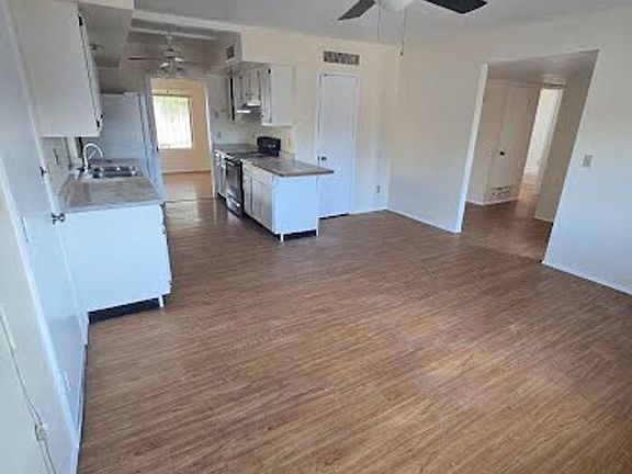 5th image of 9746 E 32nd St