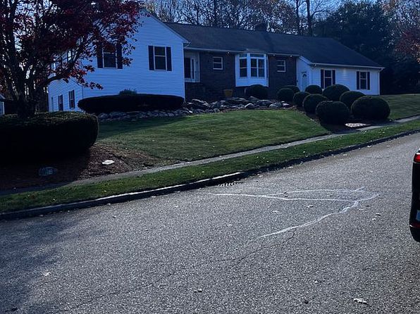 10 Sumac Cir