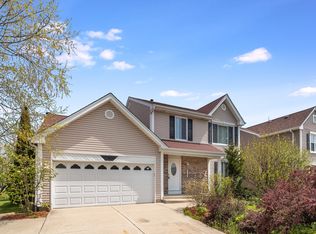 518 Southwood Cir, Streamwood, IL