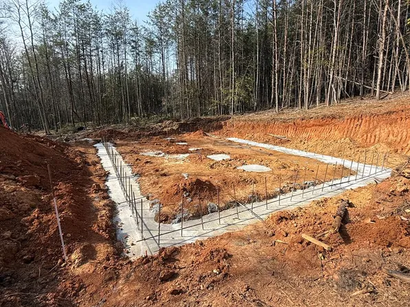 315 W Pine Ridge Dr, Franklin, NC 28734