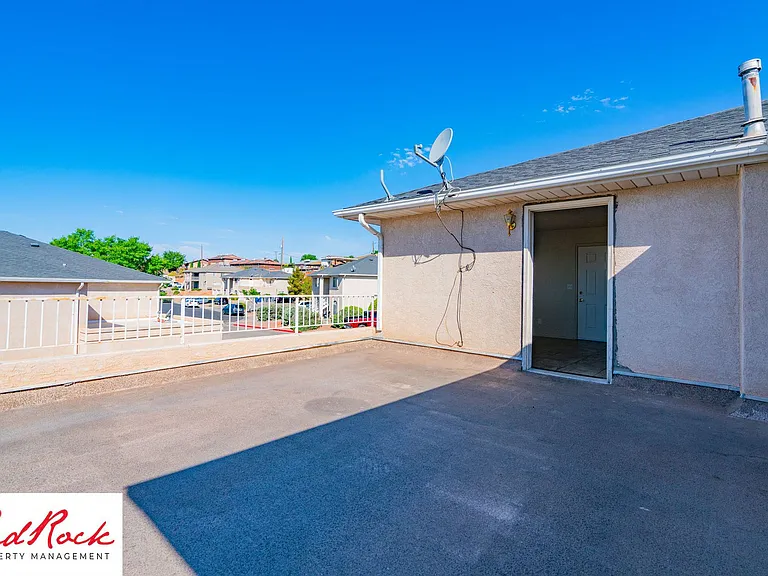 Fourplex - 620 W Evans Ridge — Photo 21