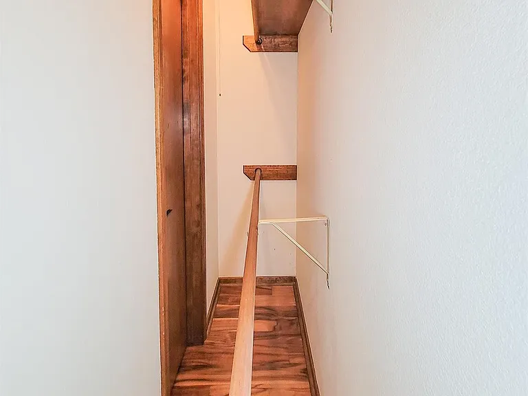 10282 Valley Dr S — Photo 32