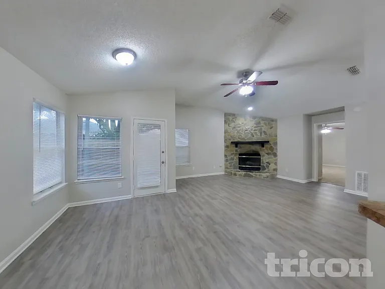 341 Silent Brook Trl — Photo 4