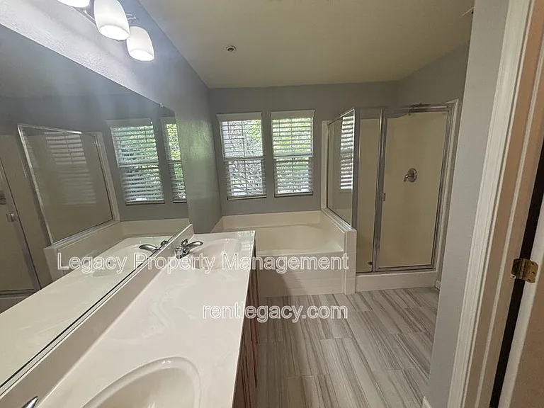 108 Esplanade Cir — Photo 20