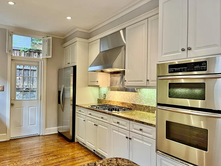 2127 Leroy Pl NW — Photo 17