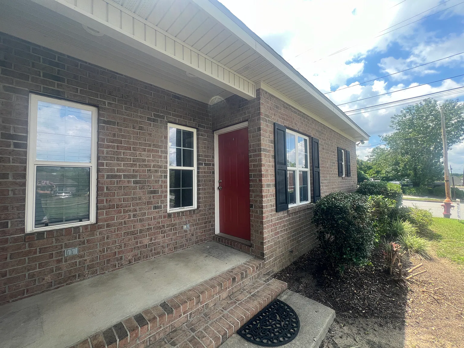 1 bed, 812 sqft, $1,300 — Photo 4