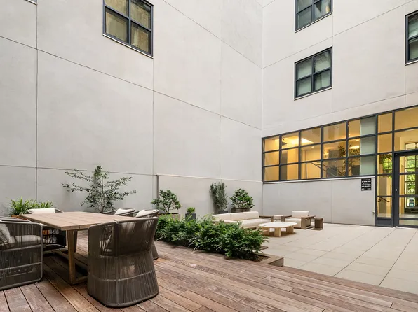 290 West Street image 18 of 19