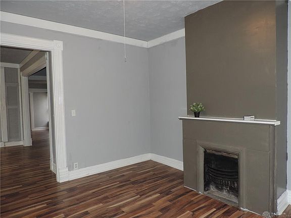 4th image of 1320 Oakridge Dr