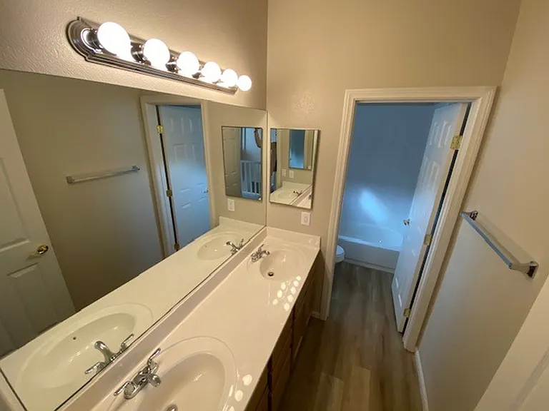 10509 Foggy Glen Ave — Photo 11