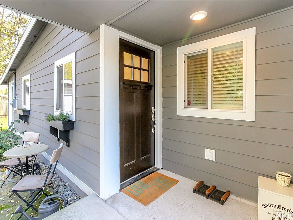 1st image of 4050 S 150th St