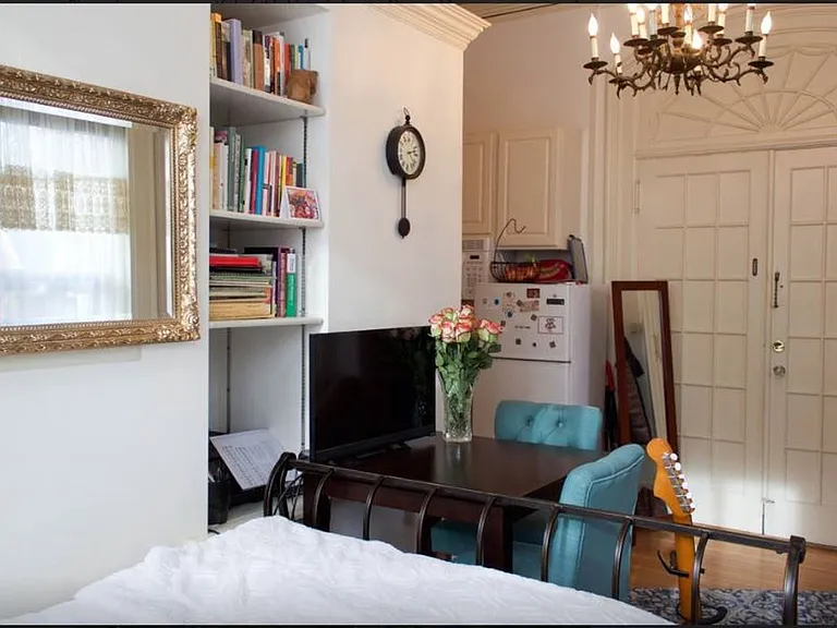 104 E Gilman St — Photo 3