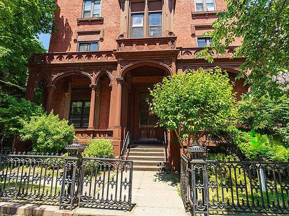 2nd image of 204 Washington St APT 2A