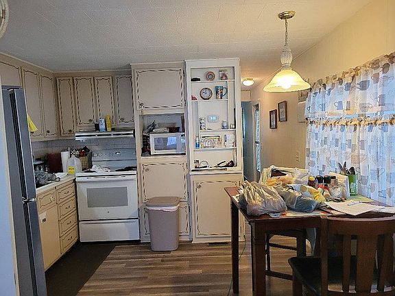5th image of 811 E Colonial Cir