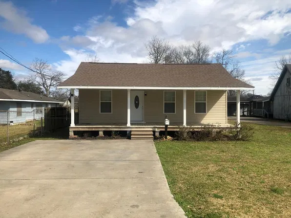 709 Dallas St, Port Neches, TX 77651