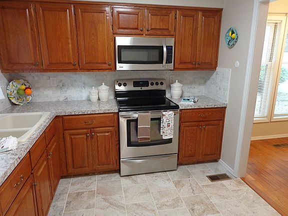 4th image of 27 Abingdon Ln