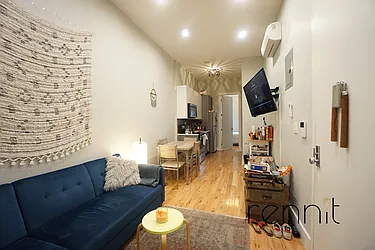 Rented by Rennit Inc.