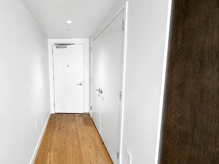 1001 Queen St #1415 — Photo 18