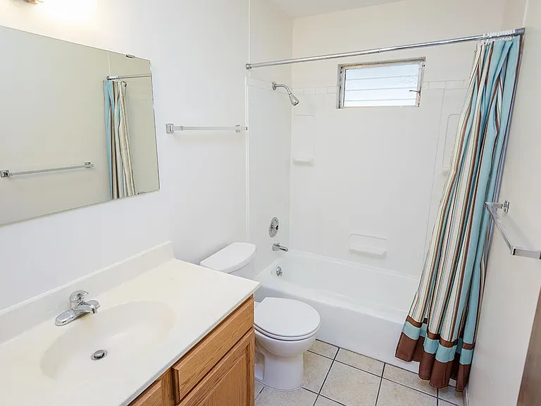 2436 C St #3 — Photo 14