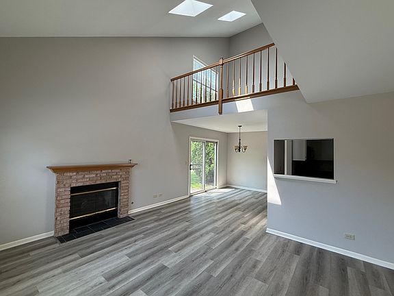 3rd image of 252 Kensington Ct