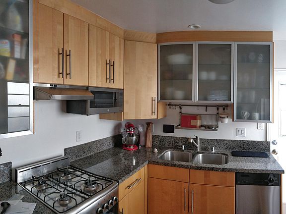 4th image of 1030 5th St #B