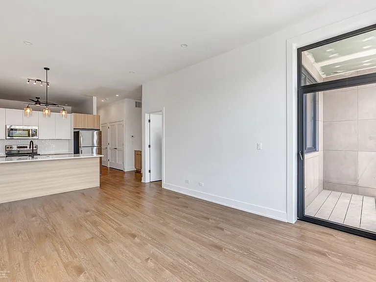 3312 N Halsted St #2F — Photo 6