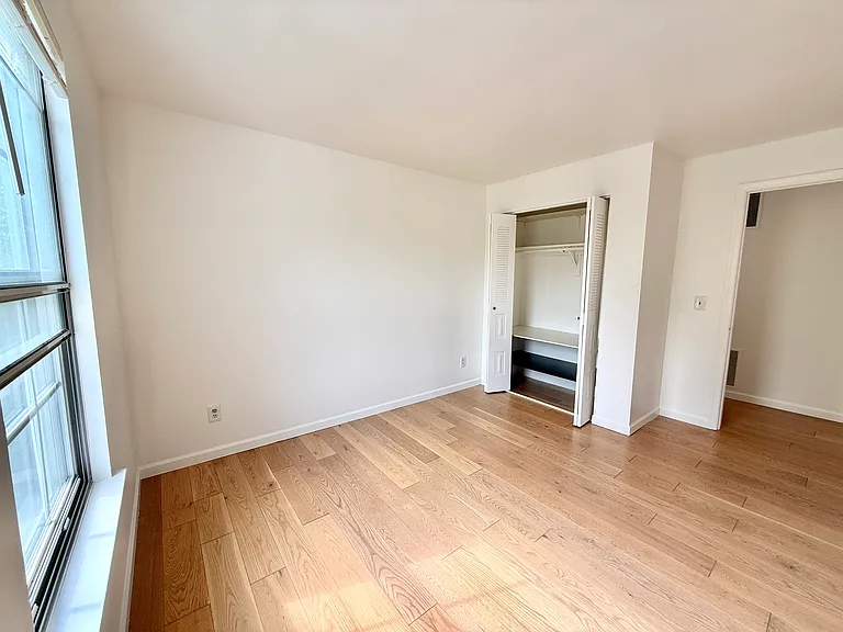 901 Tuliptree Ct — Photo 8