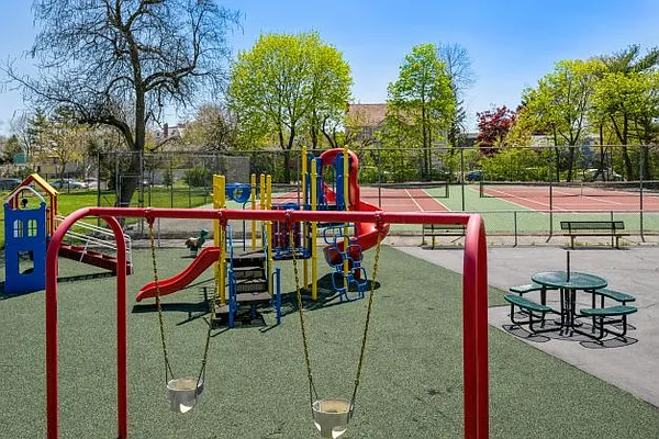 Sold by Douglas Elliman | media 14