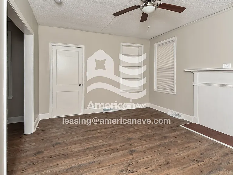 15881_003_wm_-_living_room_13369195.jpg