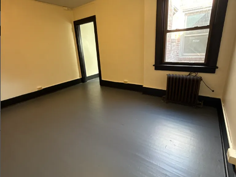 3225 W Liberty Ave — Photo 3