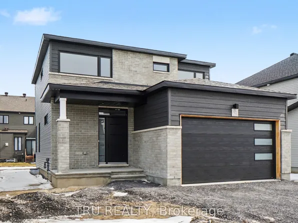 931 Cologne St, Russell, ON K0A 1W0