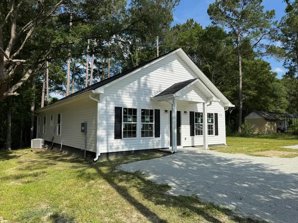 110A Dukes St, Saint George, SC 29477