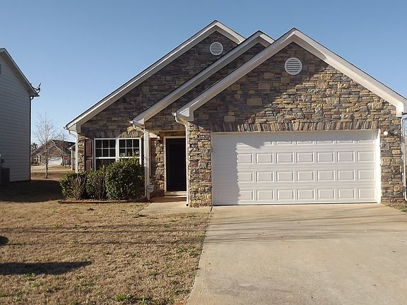 2nd image of 705 Douglass Cir