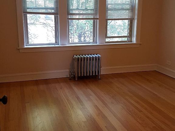 3rd image of 1126 S Austin Blvd APT 2W