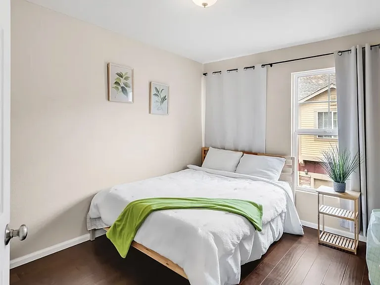 571 S Mobile Pl — Photo 14