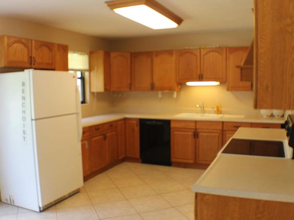 4th image of 8171 Joffre Dr