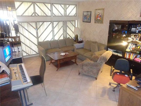 4th image of 3081 NE 183rd Ln