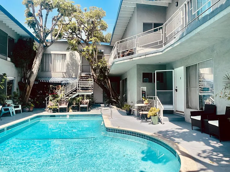 941 N San Vicente Blvd #2 — Photo 11