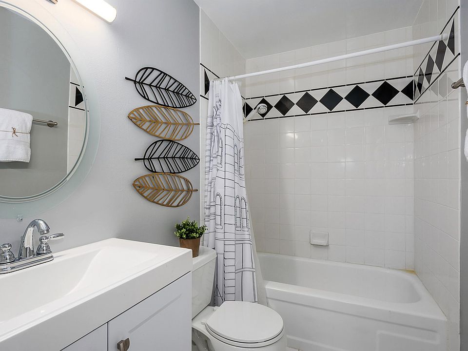 1st image of 420 N Civic Dr APT 205