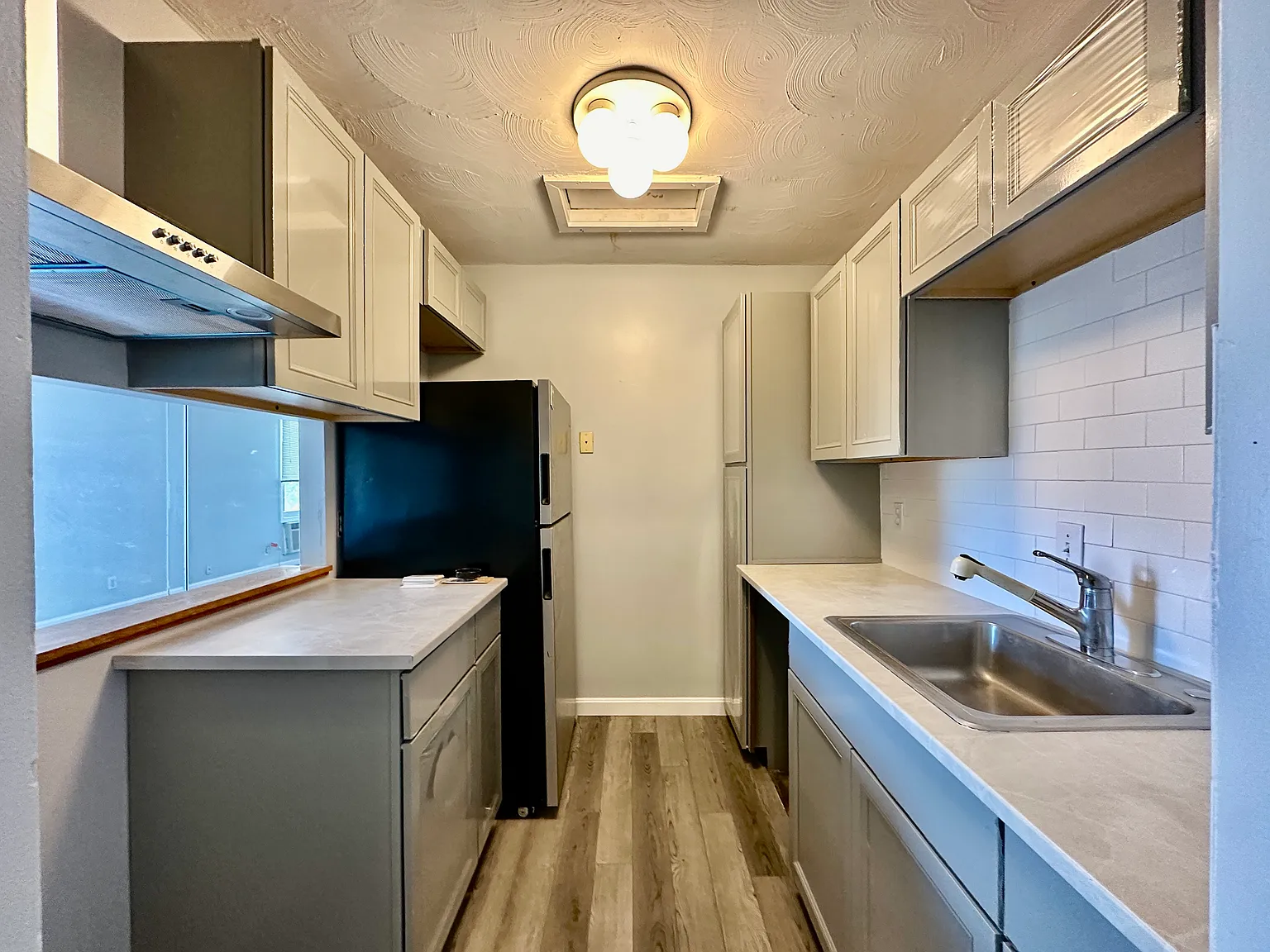 230 S Main St — Photo 1