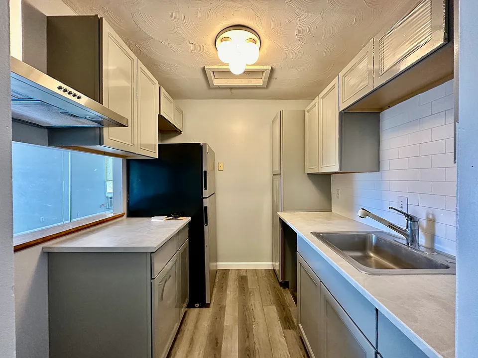 230 S Main St #20