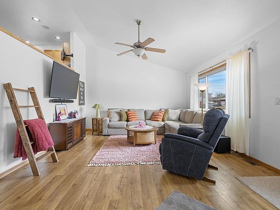 5th image of 1624 1st St SE
