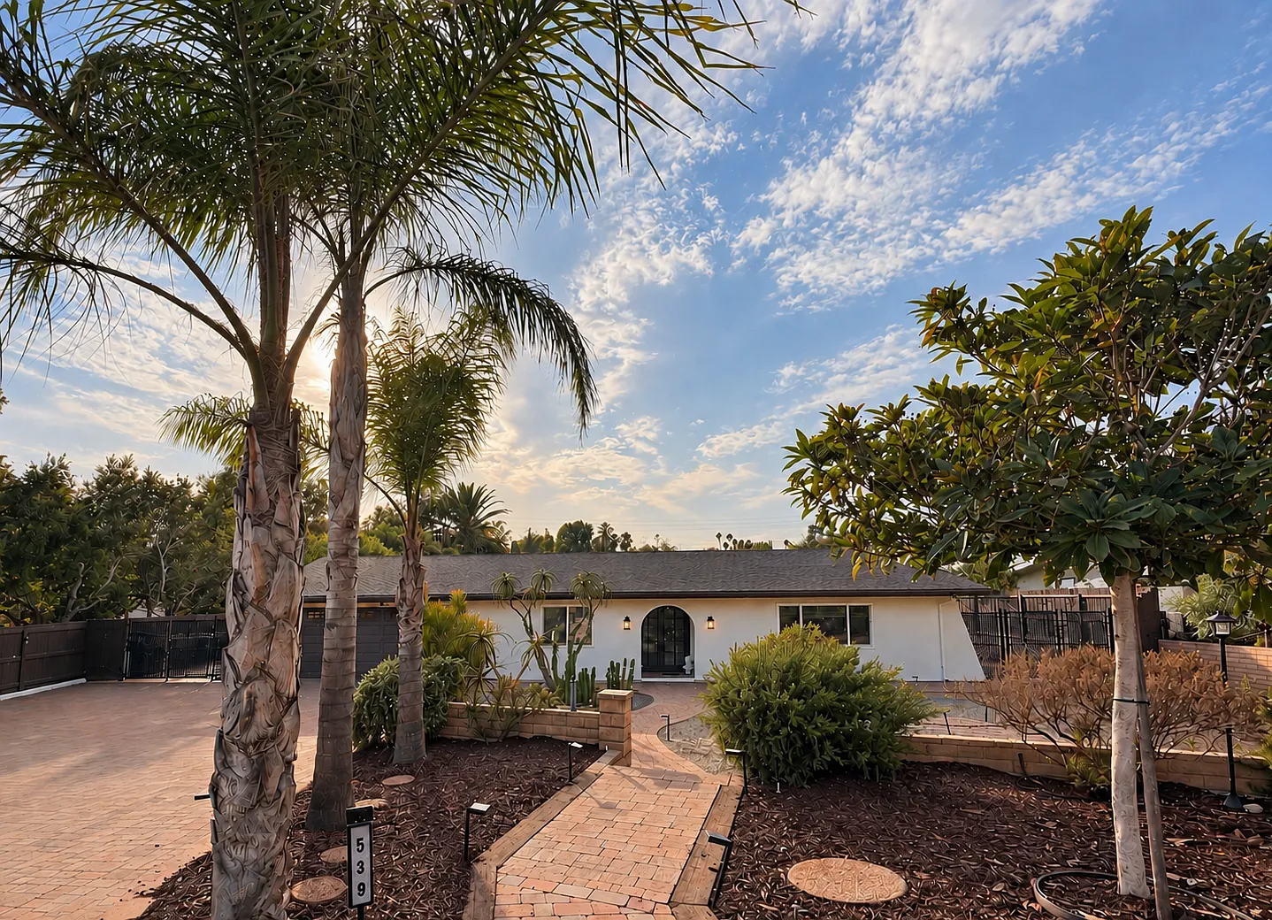 4 bed, 2046 sqft, $4,795 — Photo 3