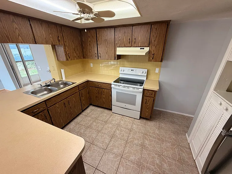 8625 Briar Patch Dr — Photo 9