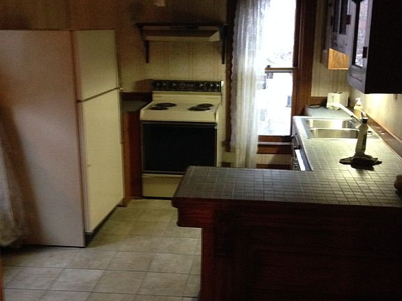 4th image of 808 Campbell Ave