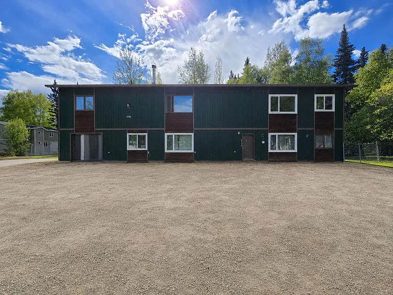 4798 Glasgow Dr — Photo 12
